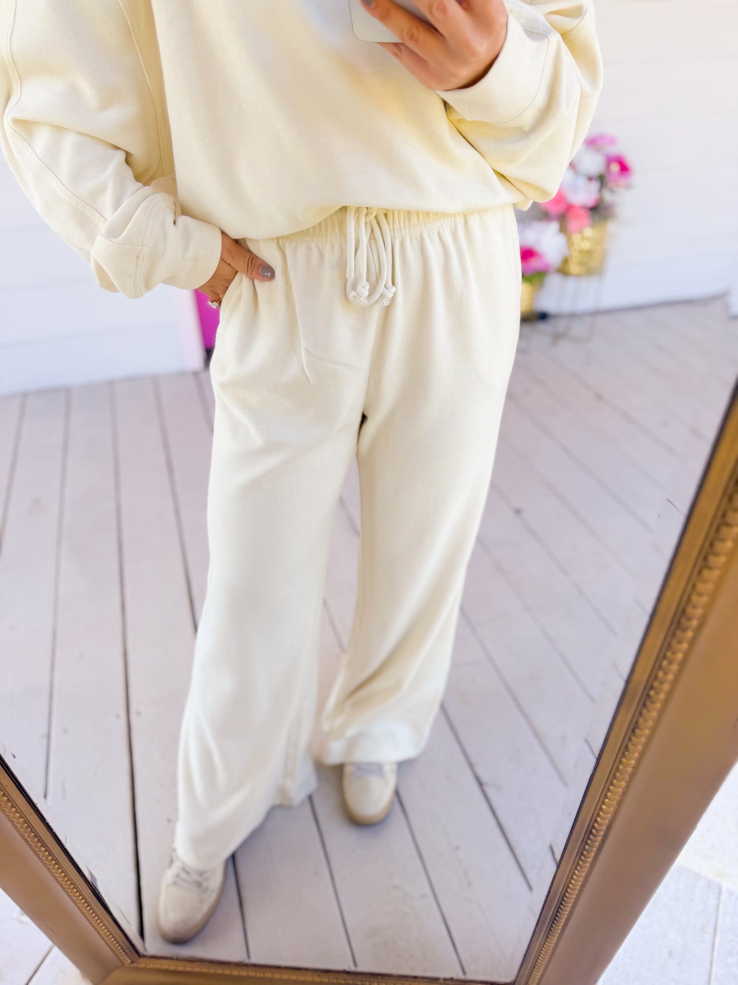 SOFT RIBBED RELAXED FIT PANTS